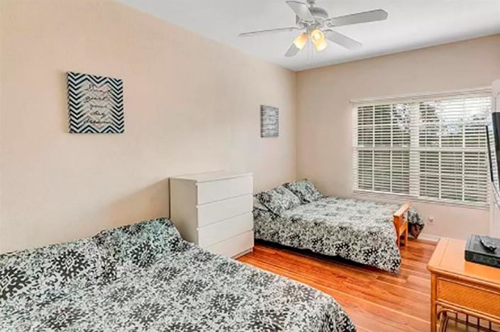 Image No.14-5 Bed Townhouse for sale