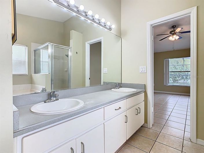 Image No.13-4 Bed Property for sale