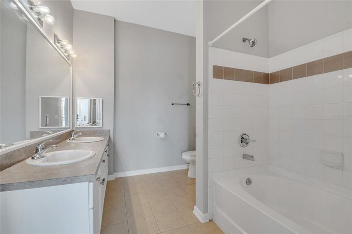 Image No.17-3 Bed Property for sale