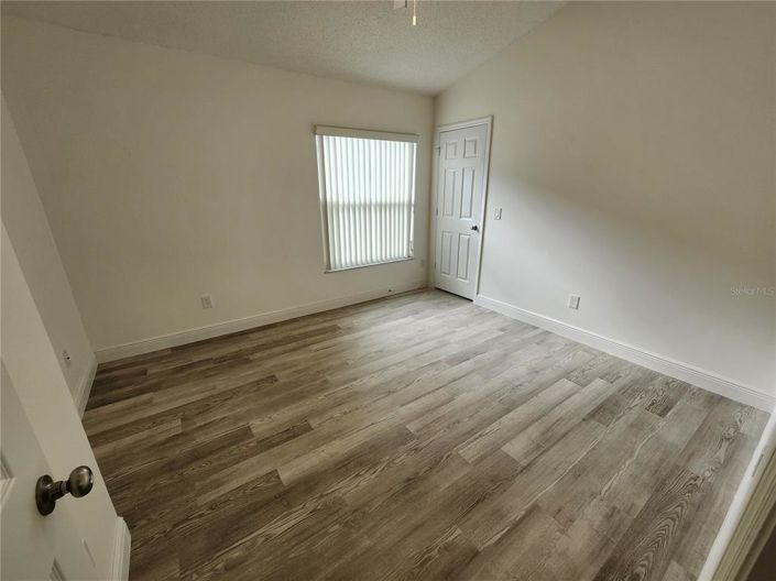 Image No.15-5 Bed Property for sale