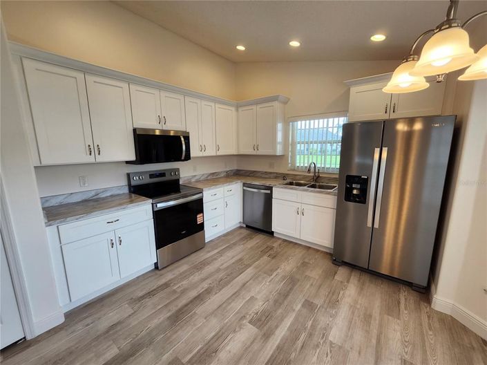 Image No.3-5 Bed Property for sale