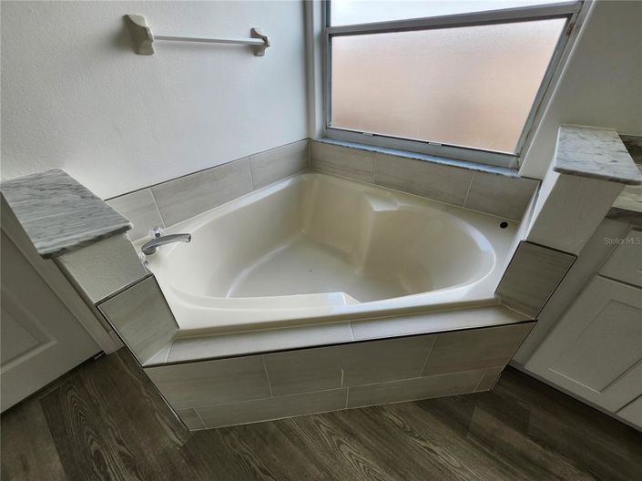 Image No.9-5 Bed Property for sale