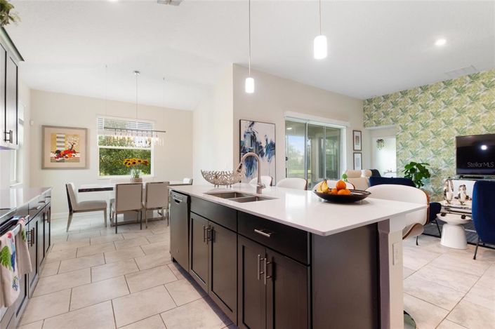 Image No.7-4 Bed Property for sale