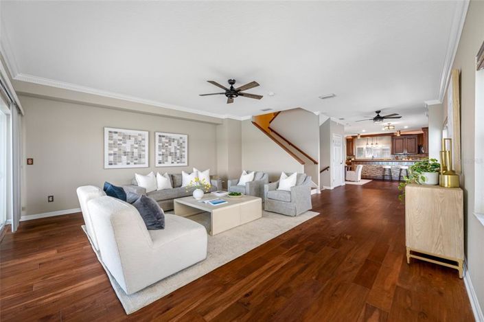 Image No.14-4 Bed Townhouse for sale