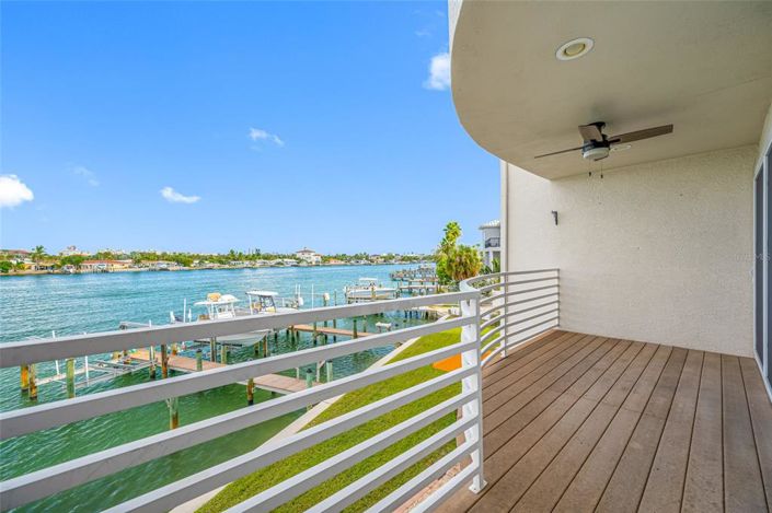 Image No.15-4 Bed Townhouse for sale