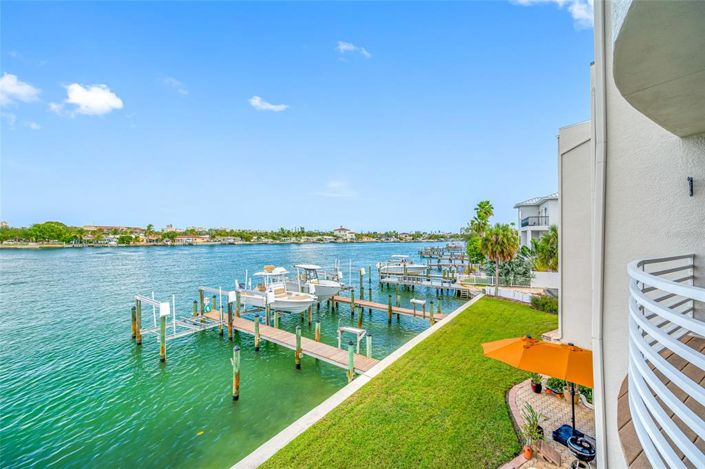 Image No.16-4 Bed Townhouse for sale