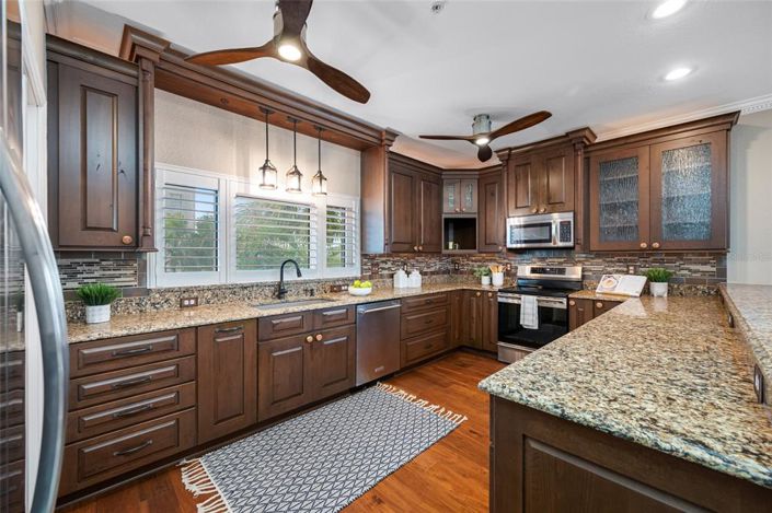 Image No.23-4 Bed Townhouse for sale