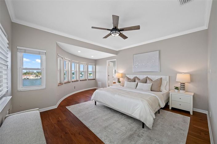 Image No.27-4 Bed Townhouse for sale