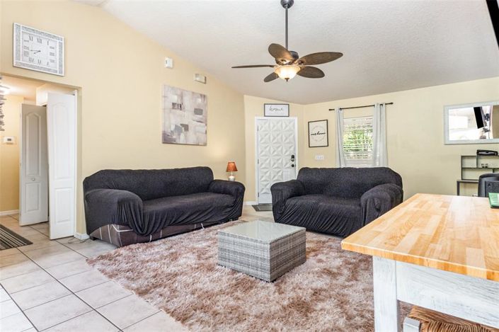 Image No.6-4 Bed Property for sale