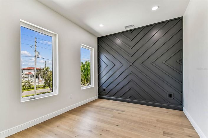 Image No.23-4 Bed Property for sale