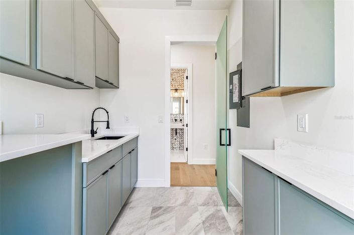 Image No.27-4 Bed Property for sale