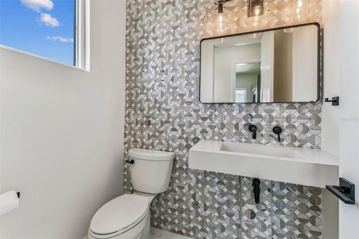 Image No.28-4 Bed Property for sale