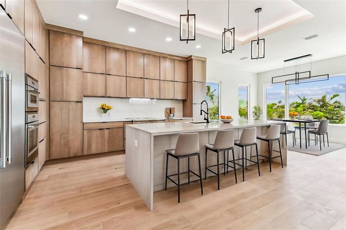 Image No.33-4 Bed Property for sale