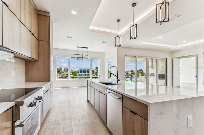 Image No.39-4 Bed Property for sale