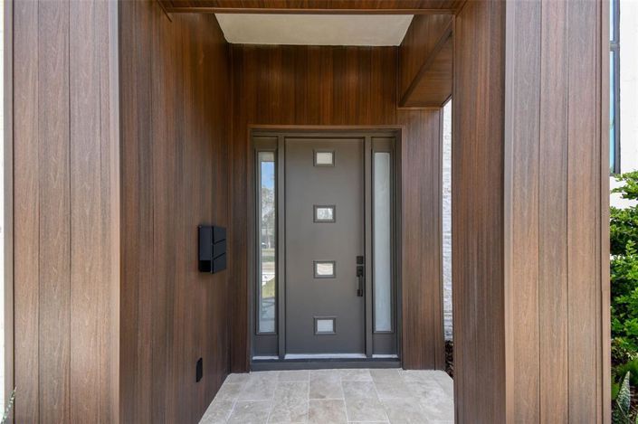 Image No.4-4 Bed Property for sale