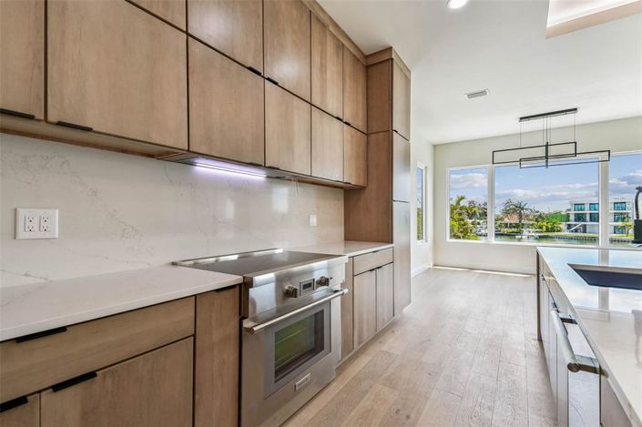 Image No.40-4 Bed Property for sale