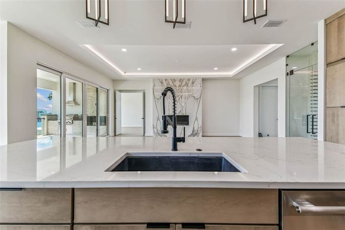 Image No.41-4 Bed Property for sale