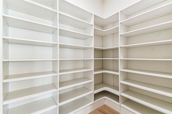 Image No.43-4 Bed Property for sale