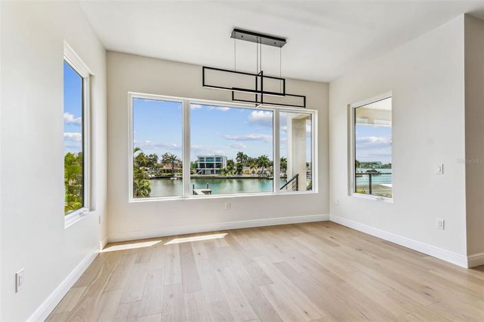 Image No.44-4 Bed Property for sale