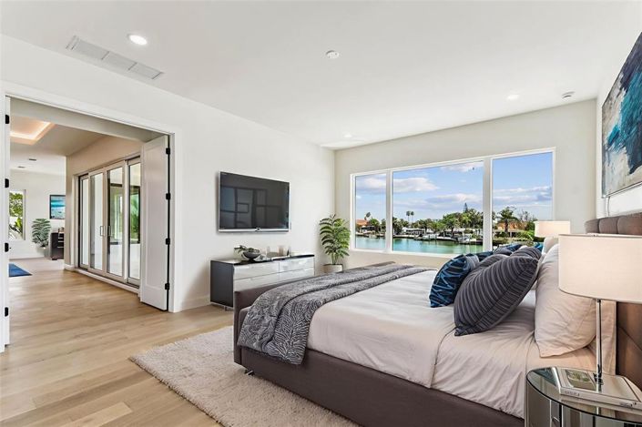 Image No.50-4 Bed Property for sale