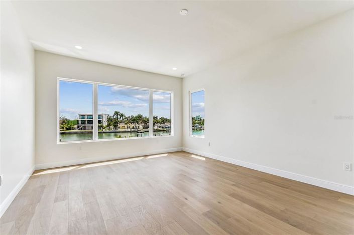 Image No.52-4 Bed Property for sale