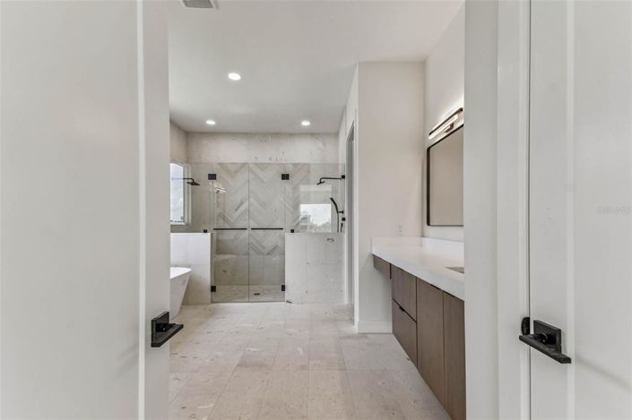 Image No.54-4 Bed Property for sale