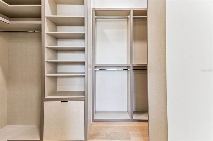 Image No.60-4 Bed Property for sale