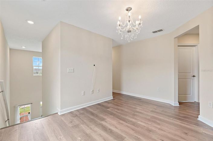 Image No.17-4 Bed Property for sale