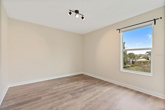 Image No.28-4 Bed Property for sale