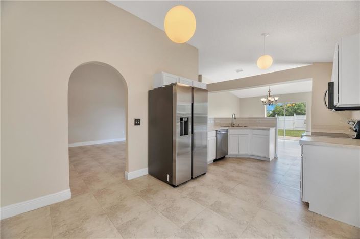 Image No.10-3 Bed Property for sale