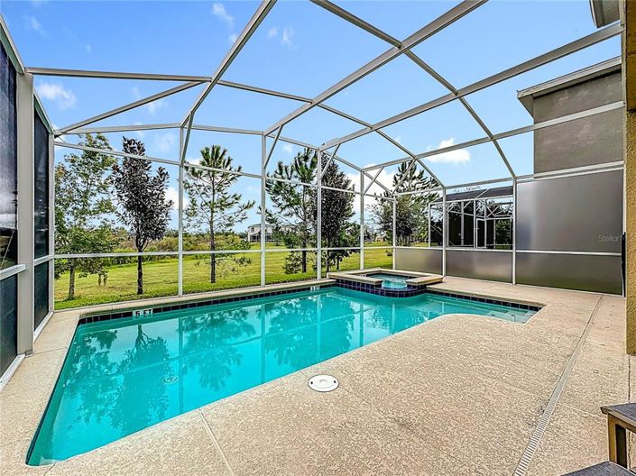 Image No.2-6 Bed Property for sale