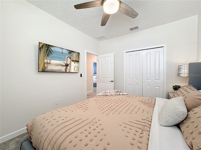 Image No.25-6 Bed Property for sale