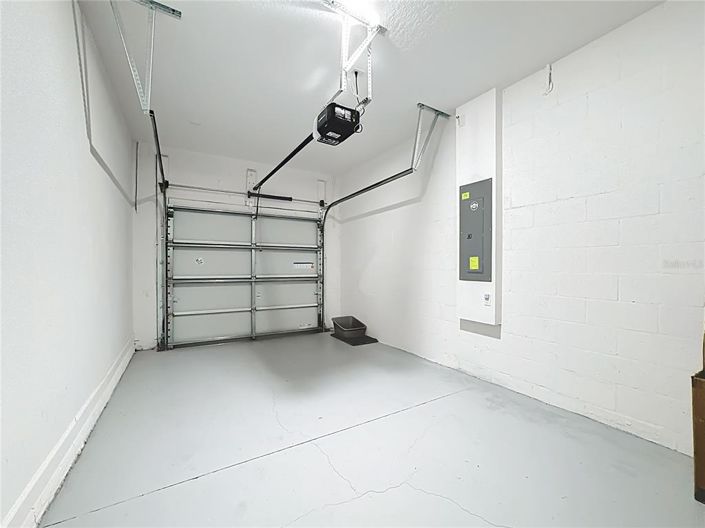 Image No.41-6 Bed Property for sale