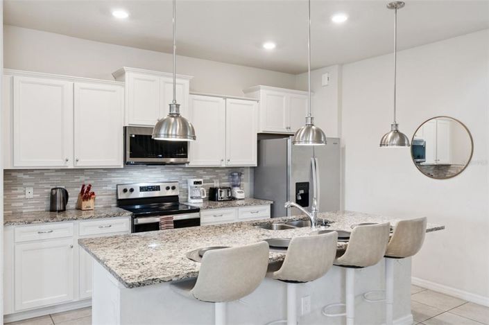 Image No.10-7 Bed Property for sale