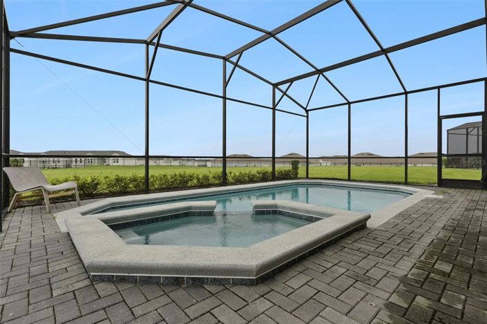 Image No.14-7 Bed Property for sale