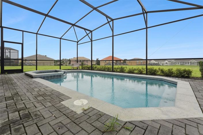 Image No.15-7 Bed Property for sale