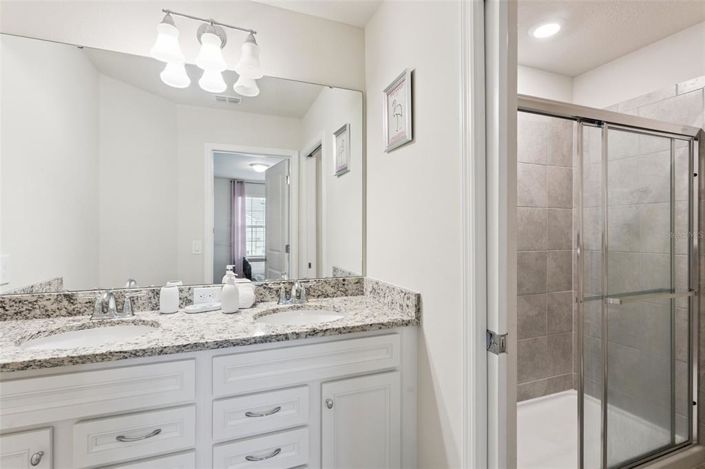 Image No.32-7 Bed Property for sale