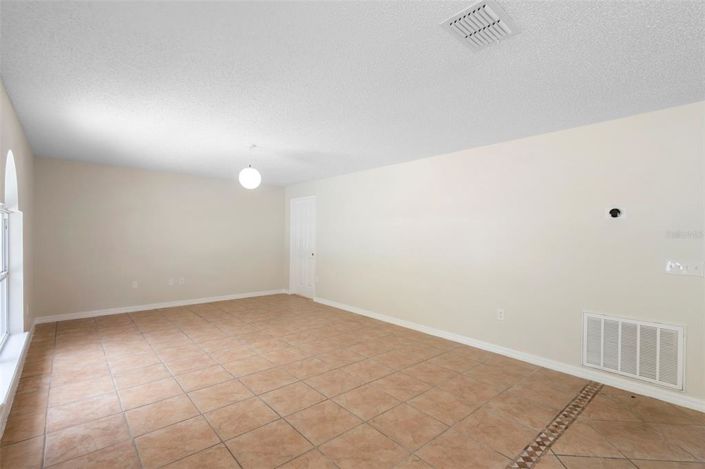 Image No.15-5 Bed Property for sale