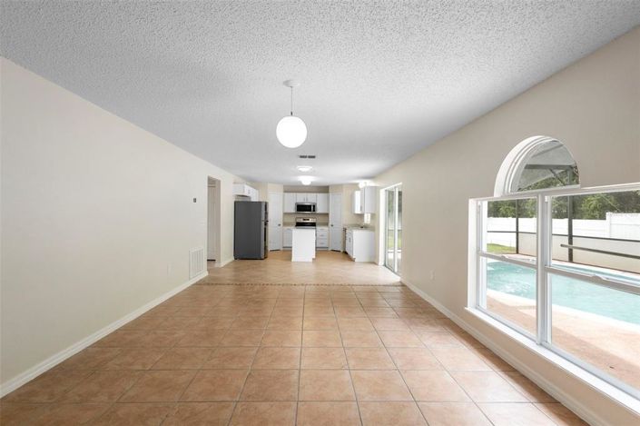 Image No.16-5 Bed Property for sale