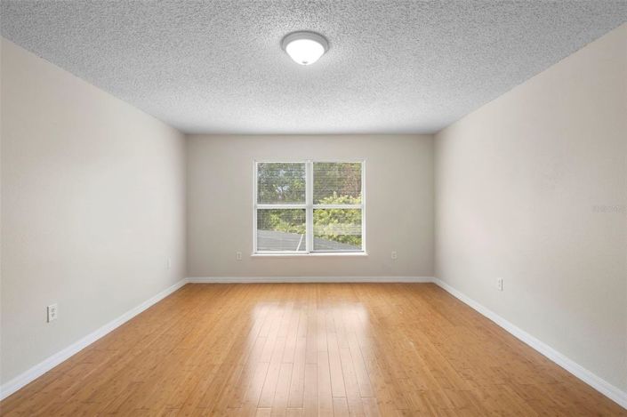 Image No.30-5 Bed Property for sale