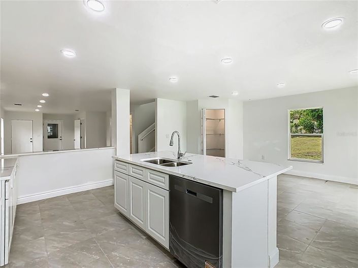 Image No.10-4 Bed Property for sale