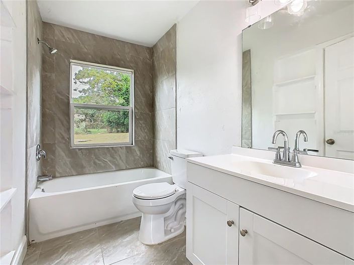 Image No.13-4 Bed Property for sale