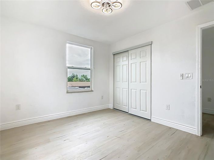 Image No.15-4 Bed Property for sale