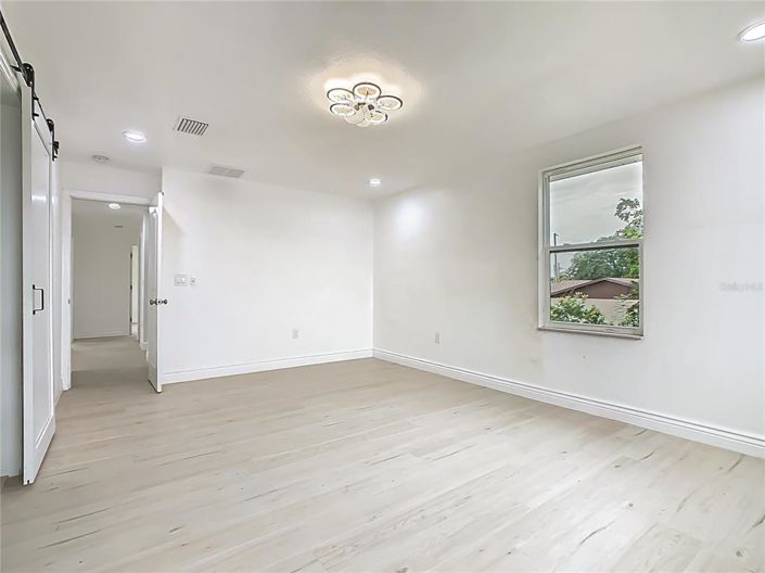 Image No.16-4 Bed Property for sale