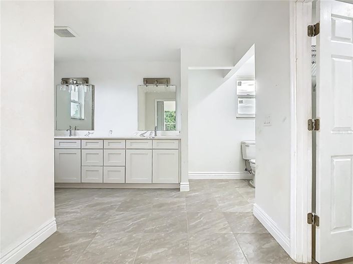 Image No.24-4 Bed Property for sale