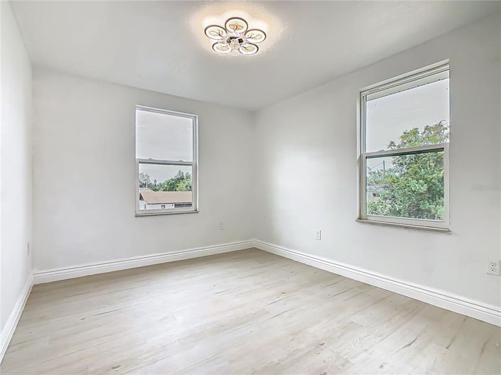 Image No.26-4 Bed Property for sale