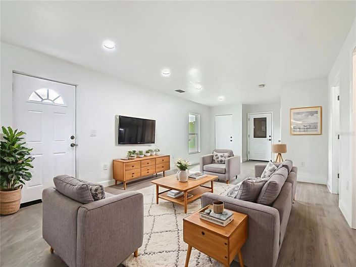 Image No.3-4 Bed Property for sale