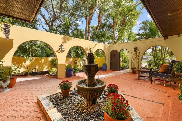 Image No.10-4 Bed Property for sale