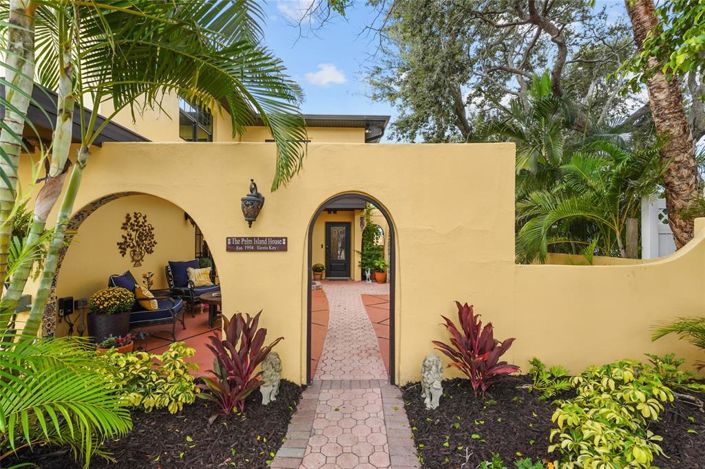 Image No.12-4 Bed Property for sale