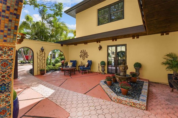 Image No.13-4 Bed Property for sale